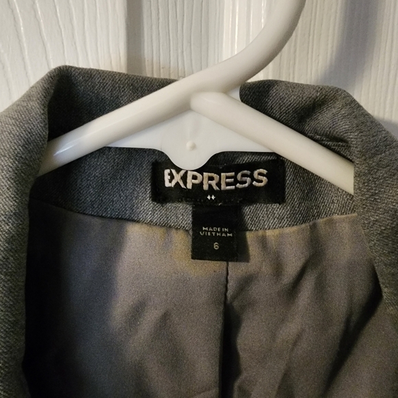 Express 3/4 Sleeve Grey Suit Set - Picture 5 of 8